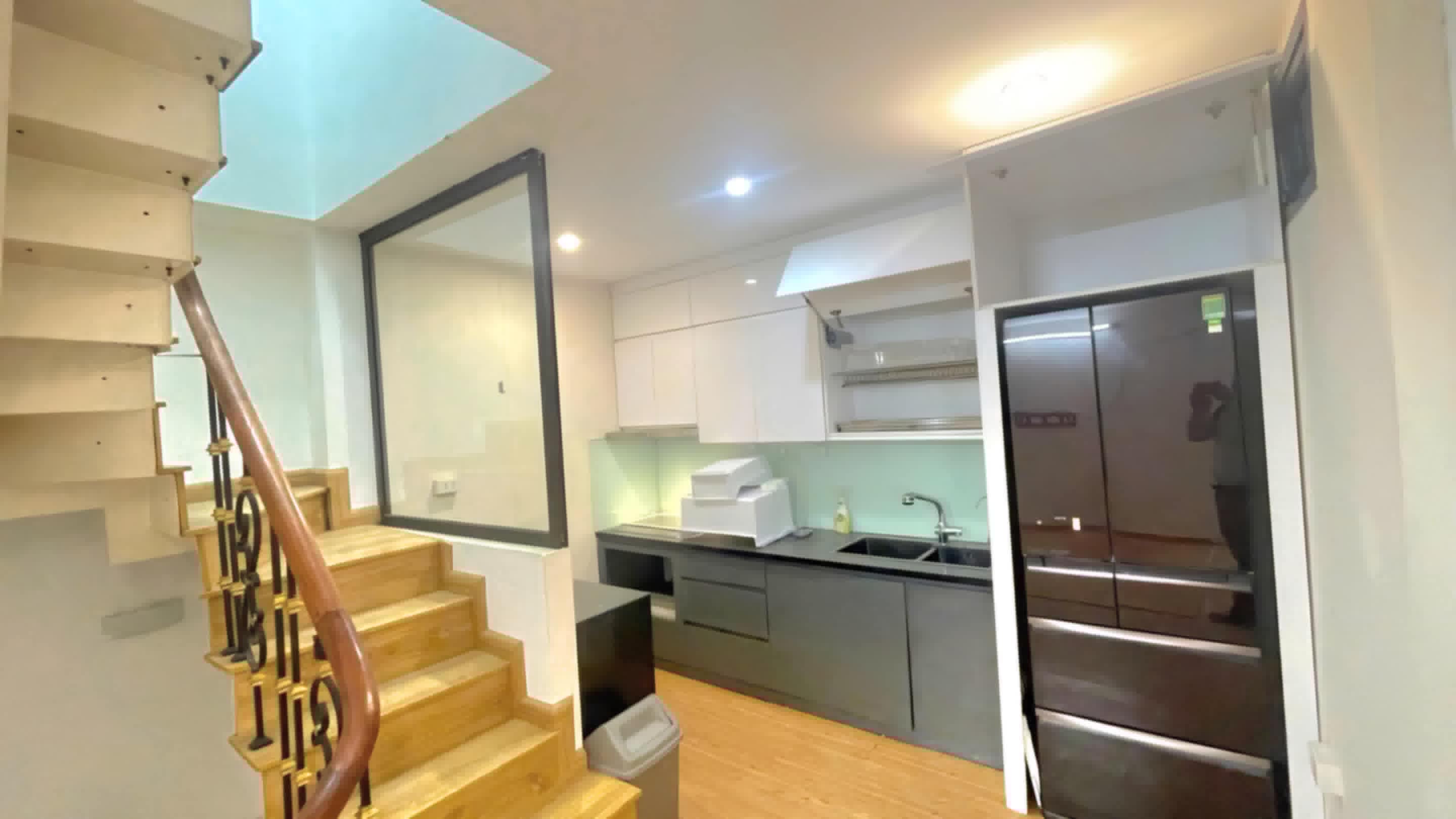 BÁN GẤP NHÀ HÀNG BÚN TT BA ĐÌNH GIÁP RANH HOÀN KIẾM FULL NỘI THẤT 5,5 TỶ